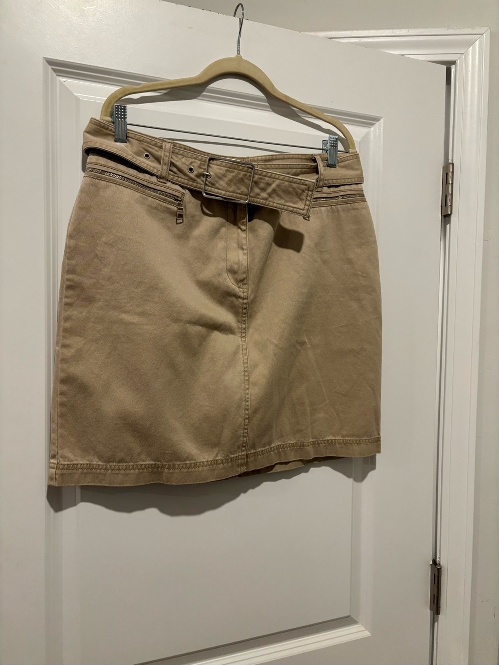 Cream mini skirt